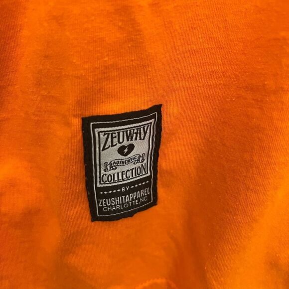 Men’s Embroidered Charlotte T-shirt. Size XL. - Picture 4 of 10